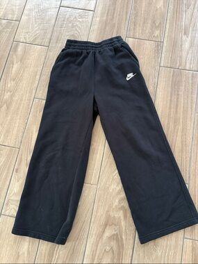 Nike Youth UNISEX Large Black Wide leg athletic casual sweatpants